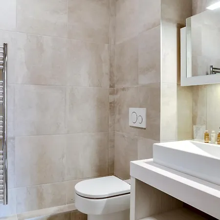 Apartament Luxueux T3 Contemporain A Village, Proche Pistes Et Commerces, Avec Balcon Et Parking - Fr-1-562-30 *